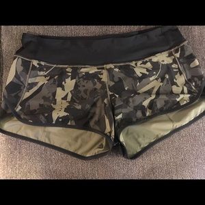 Lululemon speed short (H2O) size 8